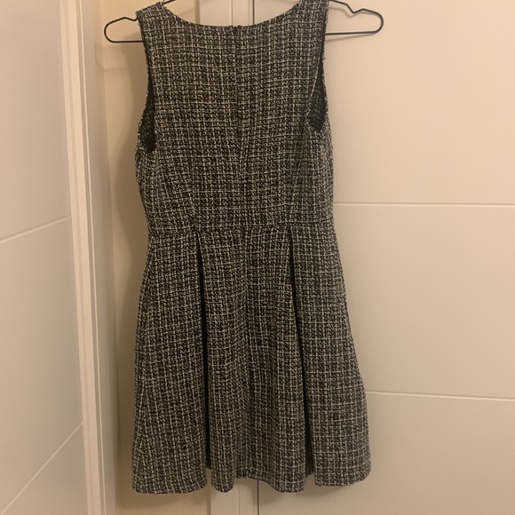 Cute dress - Picture 2 of 2